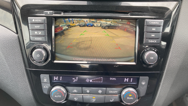 Nissan Qashqai 1.3 DiG-T Acenta Premium 5dr Petrol Hatchback